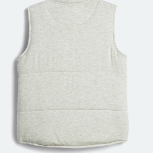 Light Gray Vest women’s sized Medium - Picture 2 of 4